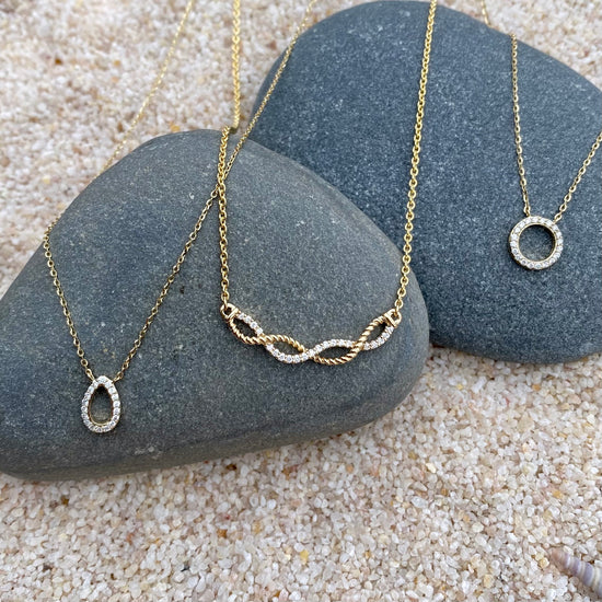 14k Petite Diamond Circle Necklace