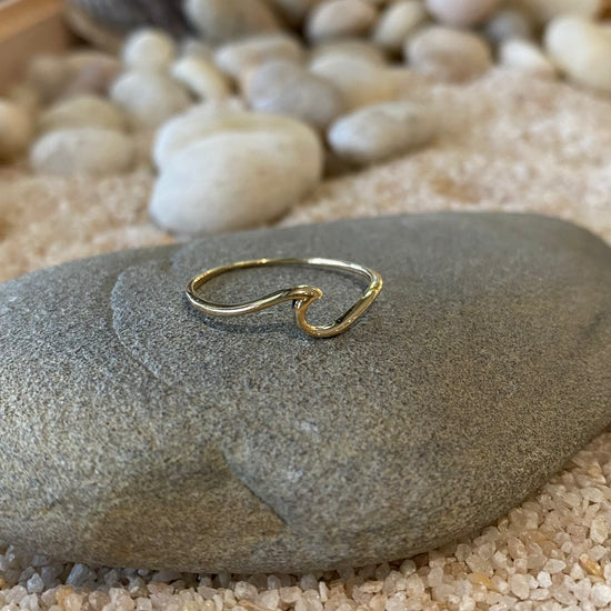 14K Wave Crest Ring
