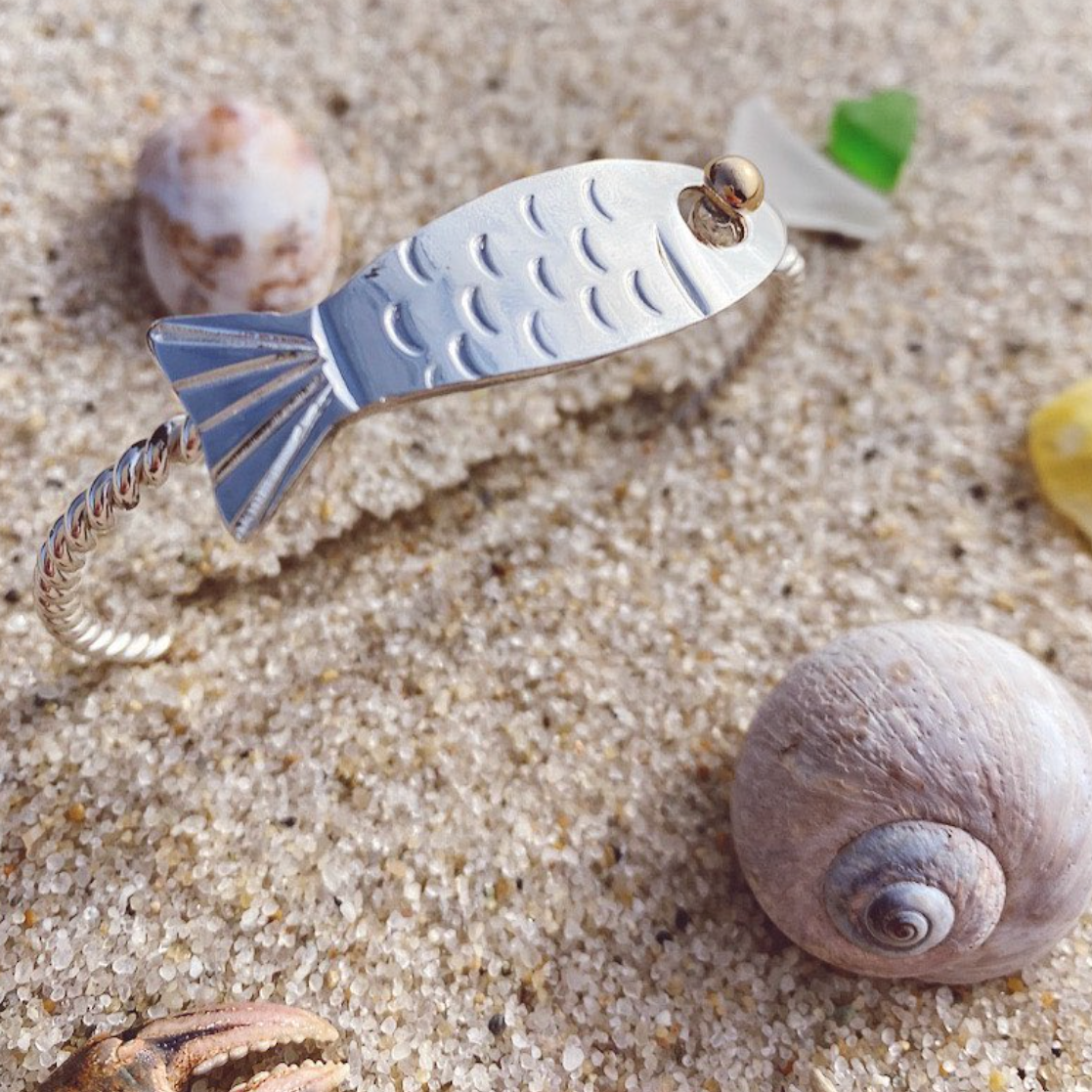 Twisted Fish Hook Bracelet – Cape Cod Jewelers