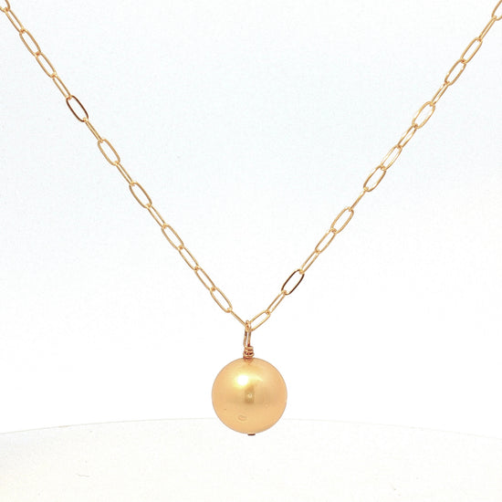 Golden Light Pearl Necklace