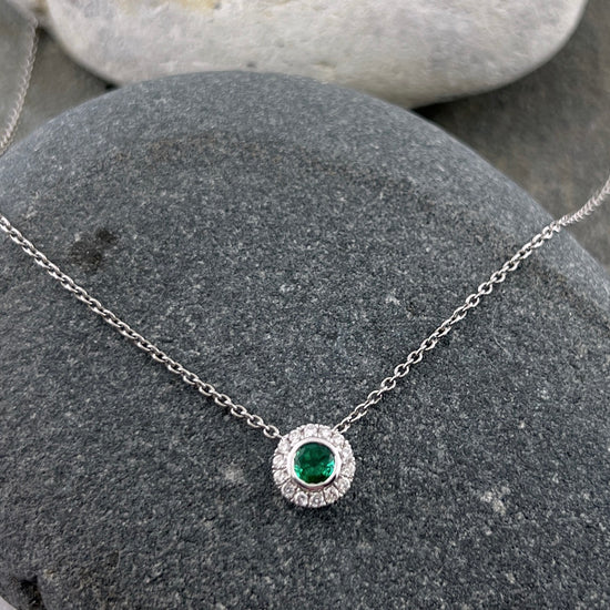 14k White Gold Emerald Necklace