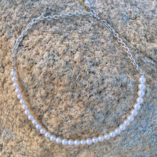 Modern Pearl Choker Necklace