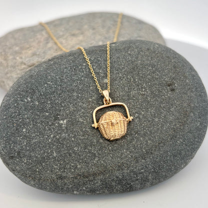 Nantucket Basket Covered 2D Pendant