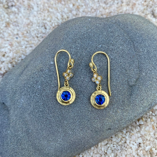 18K Ceylon Sapphire Handmade Drop Earrings