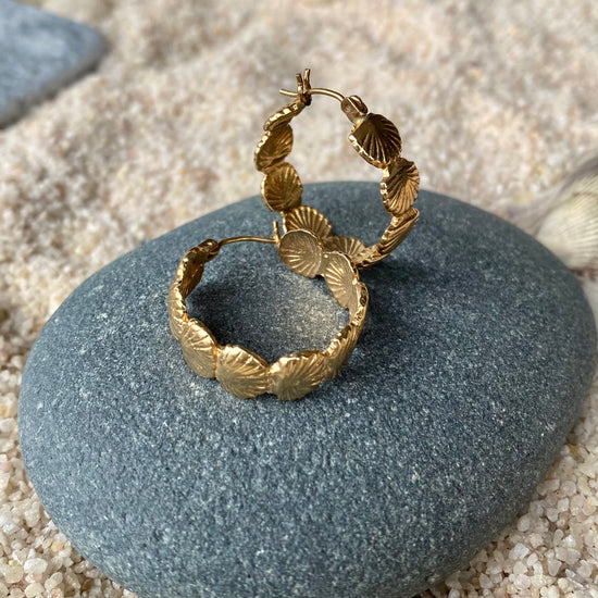 14k Gold Scallop Hoops