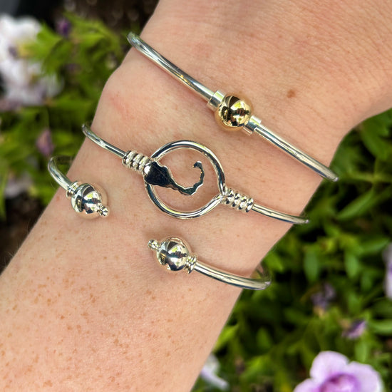 New! Cape Disc Hook Bracelet