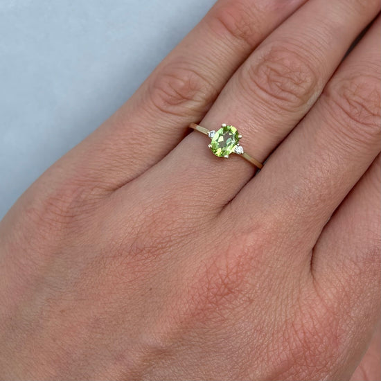 14K Peridot Classic Ring