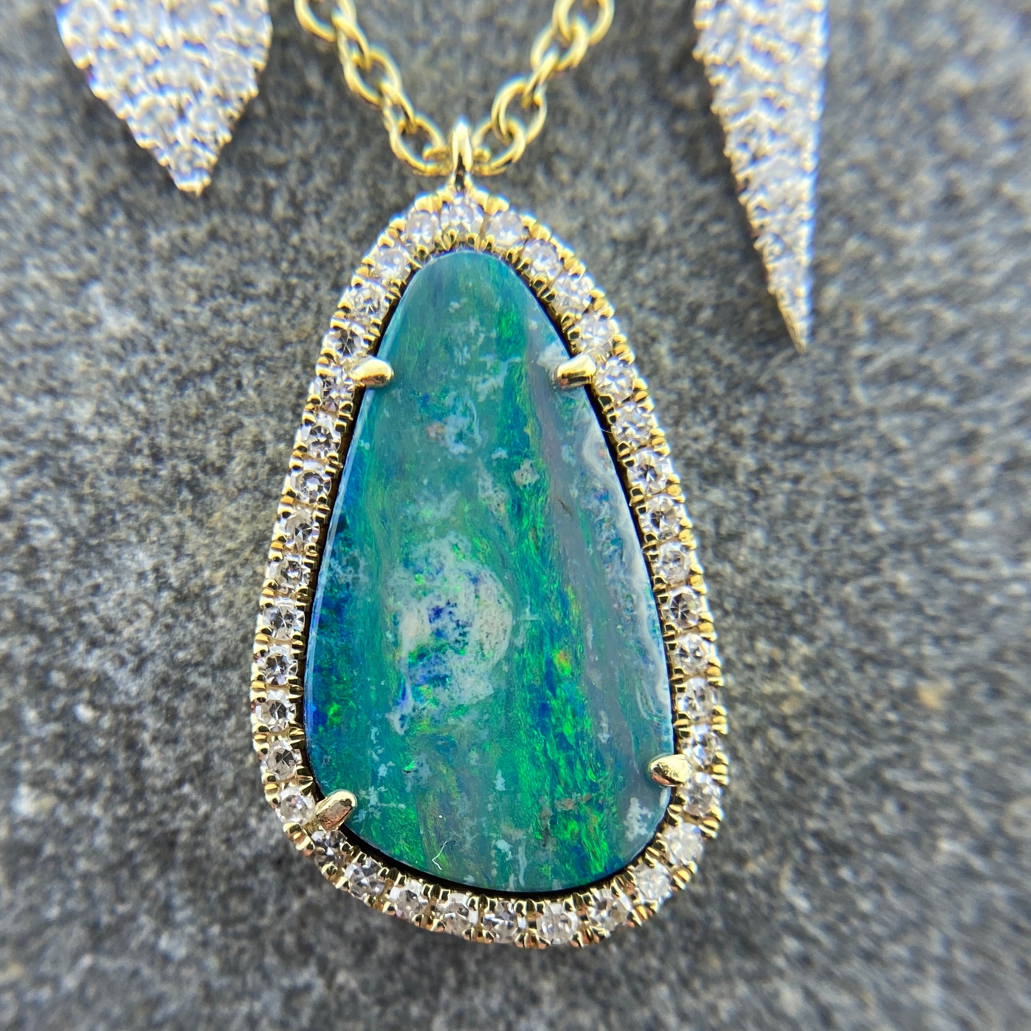 Parle Yellow Gold Calibrated Light Opal Necklace NCO142N12CI | Arthur's  Jewelry | Bedford, VA