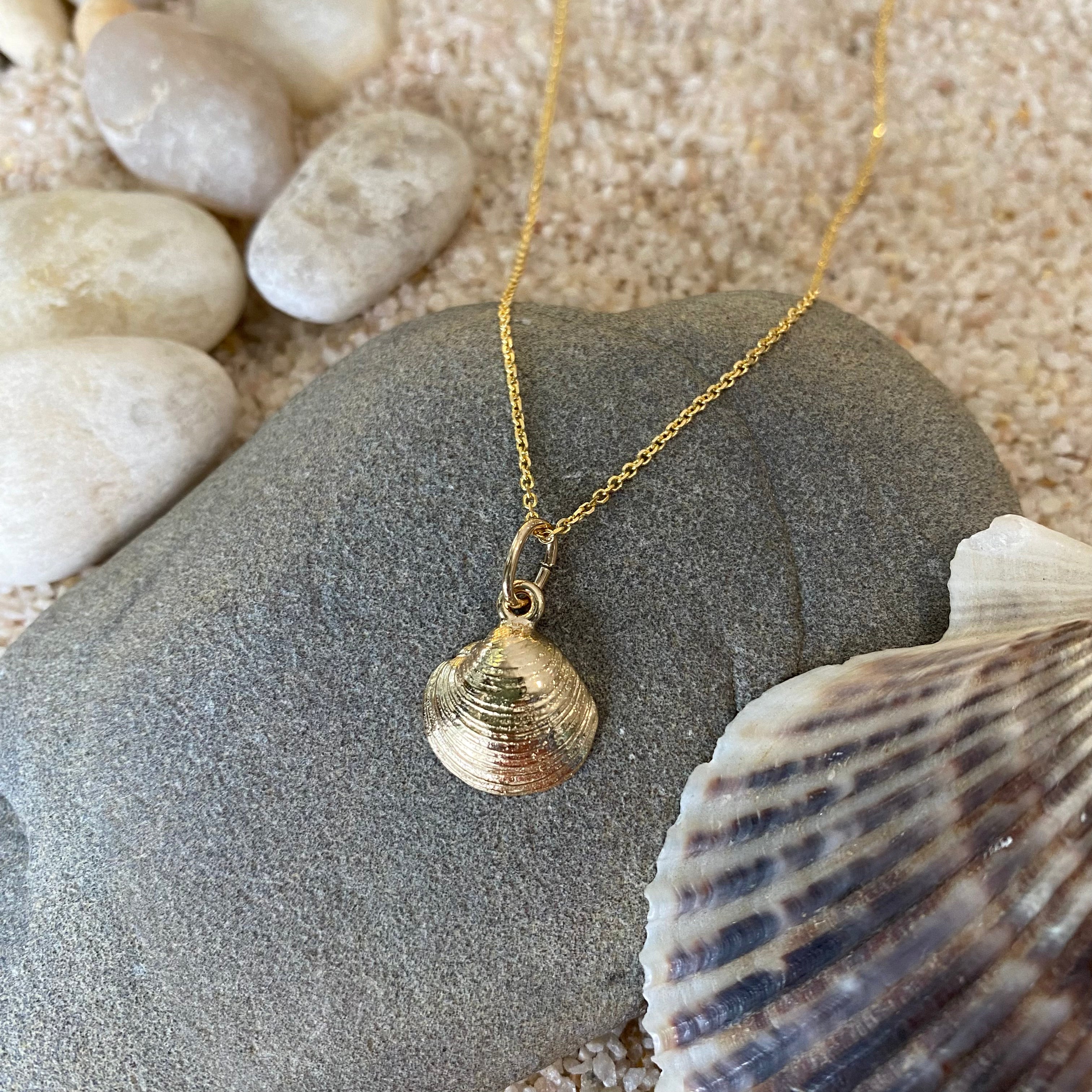 Gold shell pendant online necklace
